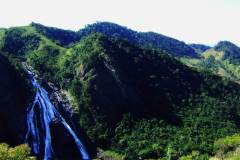 Parque-Estadual-da-Cachoeira-da-Fumaca-com-queda-dagua-de-144-metros-de-altura.-Foto-Terence-J.-Nascentes