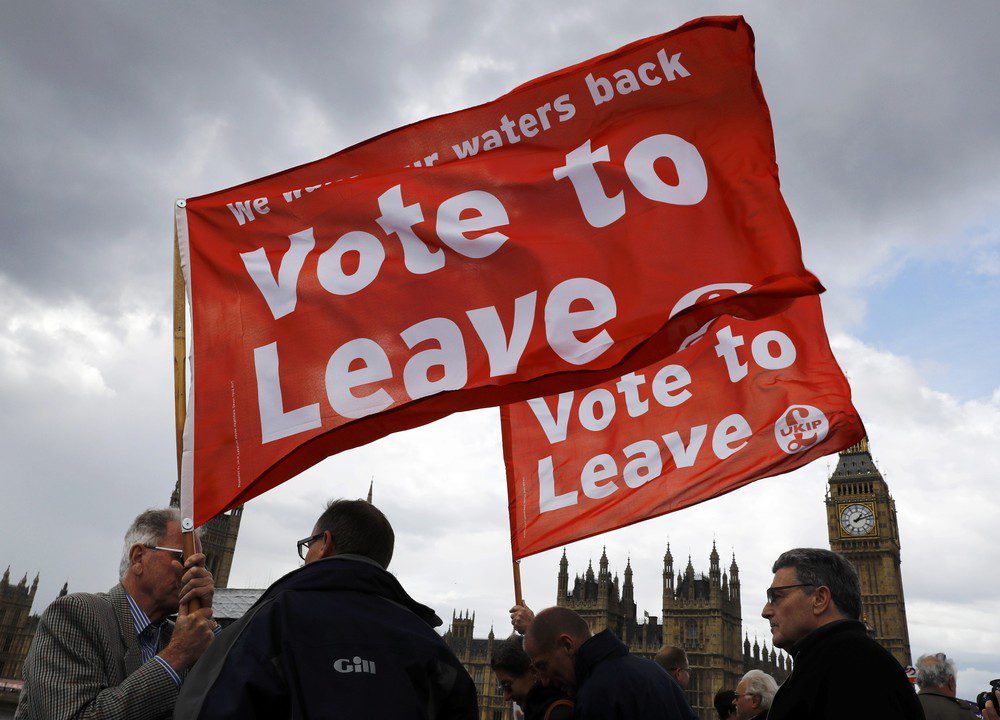Premiê britânica propõe eleições antecipadas para 8 de junho