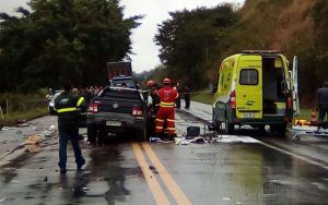 Luto oficial: acidente na BR 101 deixa 11 mortos