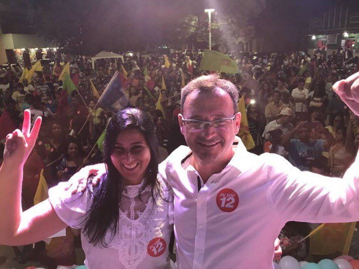 Novo prefeito de Fundão, Pretinho Nunes, e vice Alexsandra Pedroni