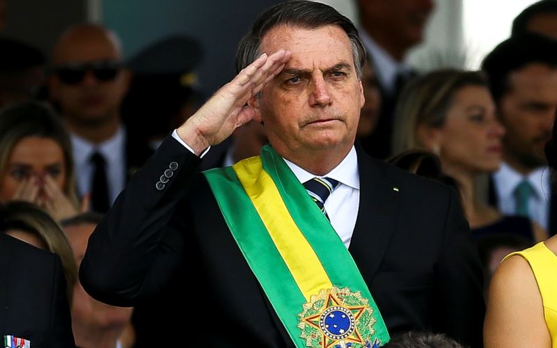 Jair Bolsonaro deve reassumir presidência nesta sexta-feira (13)
