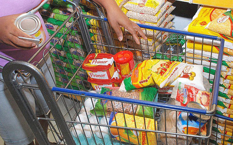 Alimentos mais caros pressionam inflação ao consumidor no IGP-10 de abril