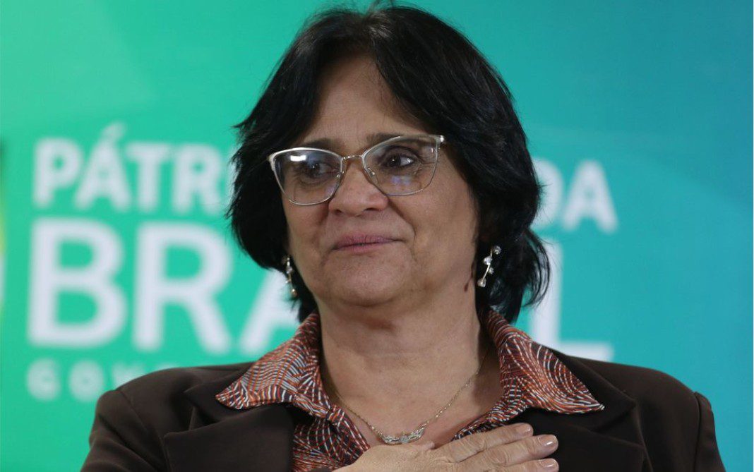 Senadora Damares participa do “Mulher, tome partido”, evento de filiação de mulheres à sigla