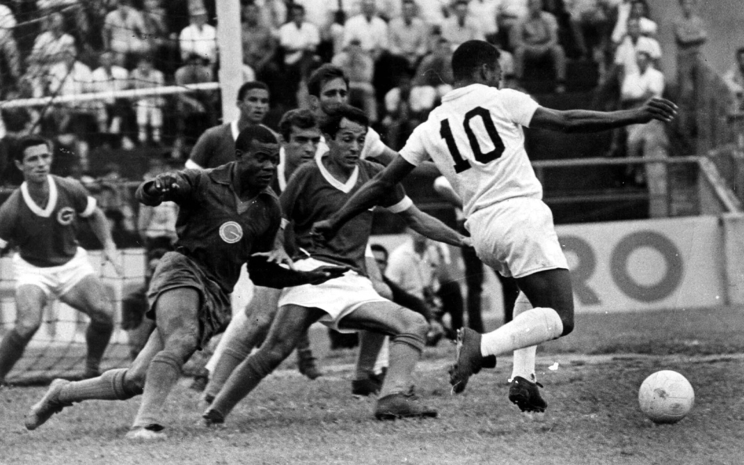 Rueda pedirá que camisa 10 do Santos não seja mais usada em homenagem a Pelé - Foto: Reprodução | Arquivo Estadão