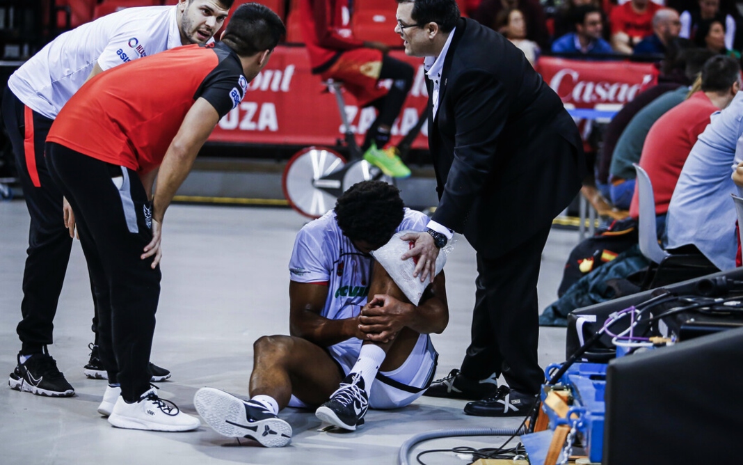 Pivô Cristiano Felício opera joelho e fica afastado das quadras por quatro meses - Foto: Reprodução Liga ACB 2022/2023