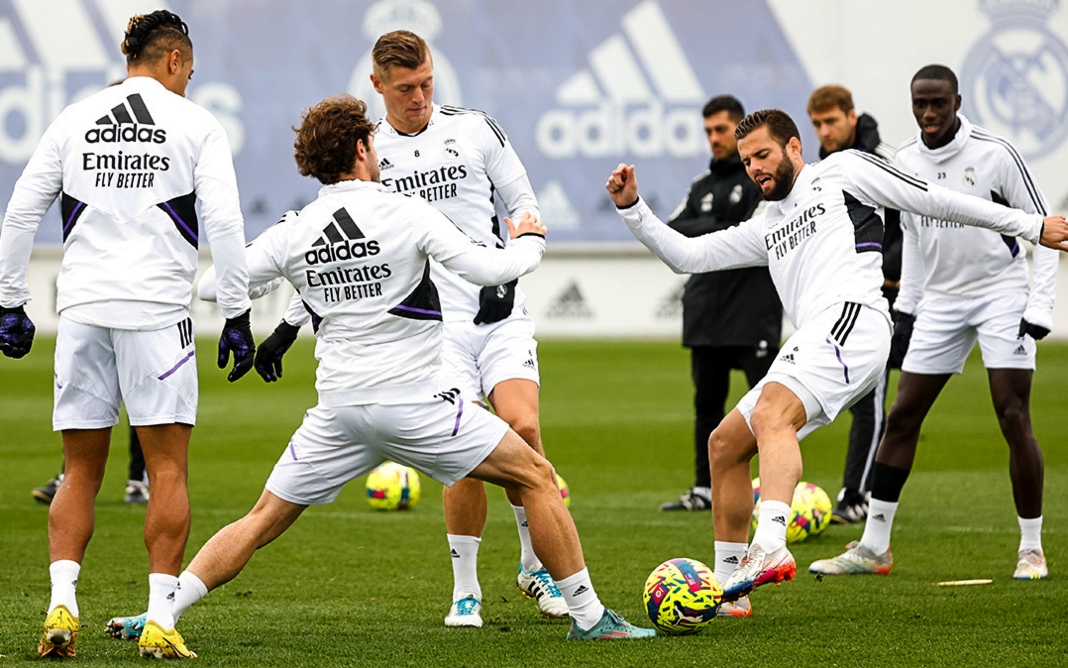 Real Madrid antecipa volta aos treinos com elenco parcial visando o Espanhol - Foto: Reprodução Twitter Real Madrid/ @realmadrid
