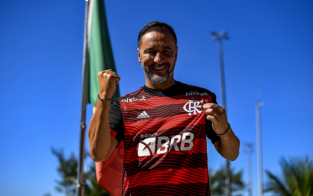 Vítor Pereira chega ao Rio para iniciar trabalho como técnico do Flamengo - Foto: Reproduçaõ Twitter Flamengo/ @mcortesdasilva8 /CRF